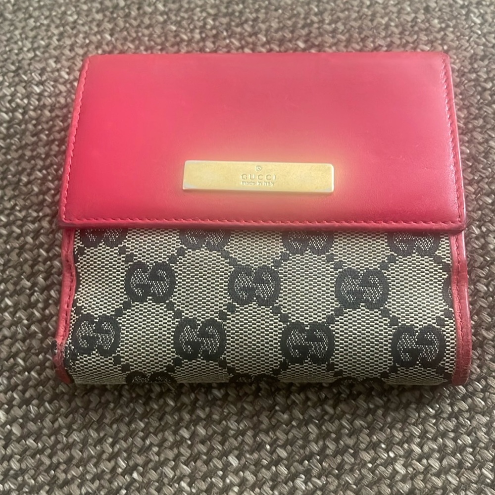 Gucci pre owned wallet used good condition box11